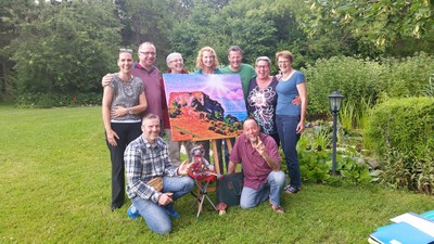 Seminargruppe der Geopathologen-Ausbildung im Garten
